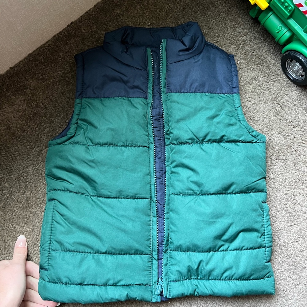 2 Boys Puffer Vest